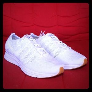 NIKE FLYKNIT TRAINER